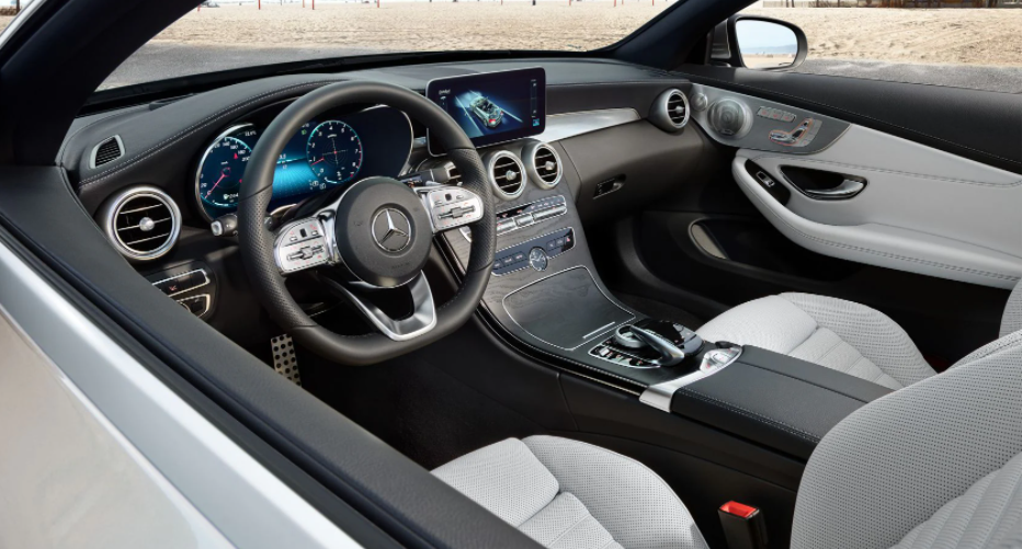 Mercedes C Serisi Cabriolet 2022 Direksiyon Multimedya Ekrani